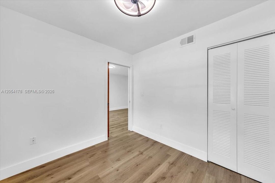 В аренду: $3,100 (3 спален, 2 ванн, 1302 Квадратных фут)