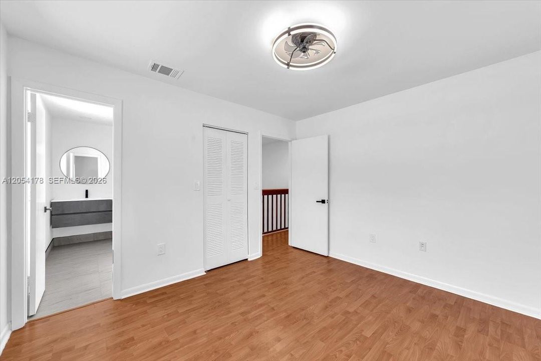 В аренду: $3,100 (3 спален, 2 ванн, 1302 Квадратных фут)