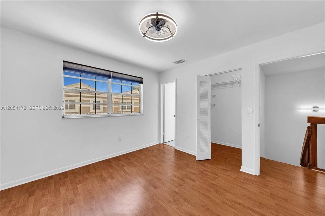 В аренду: $3,100 (3 спален, 2 ванн, 1302 Квадратных фут)