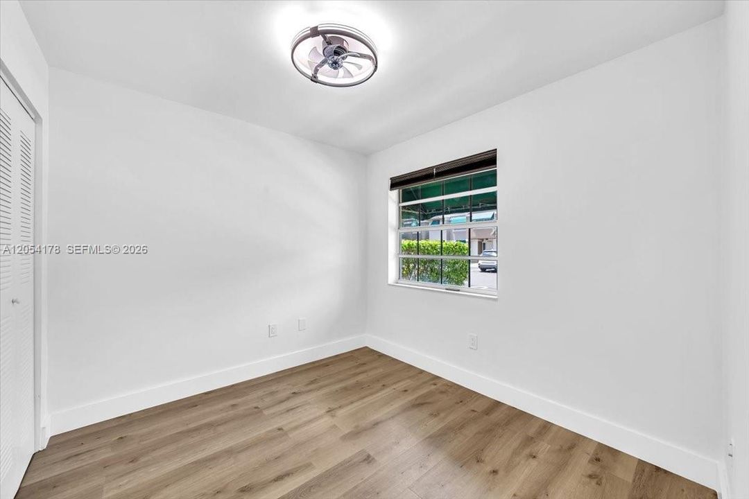 В аренду: $3,100 (3 спален, 2 ванн, 1302 Квадратных фут)