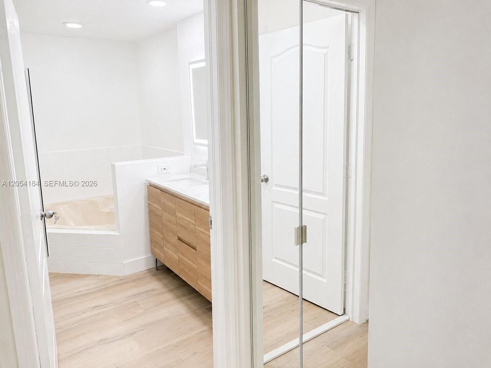 En Venta: $595,000 (3 camas, 2 baños, 1571 Pies cuadrados)