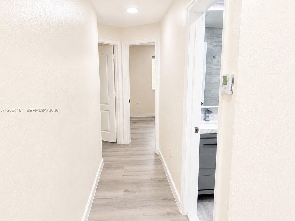 En Venta: $595,000 (3 camas, 2 baños, 1571 Pies cuadrados)