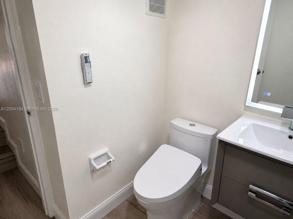 En Venta: $595,000 (3 camas, 2 baños, 1571 Pies cuadrados)
