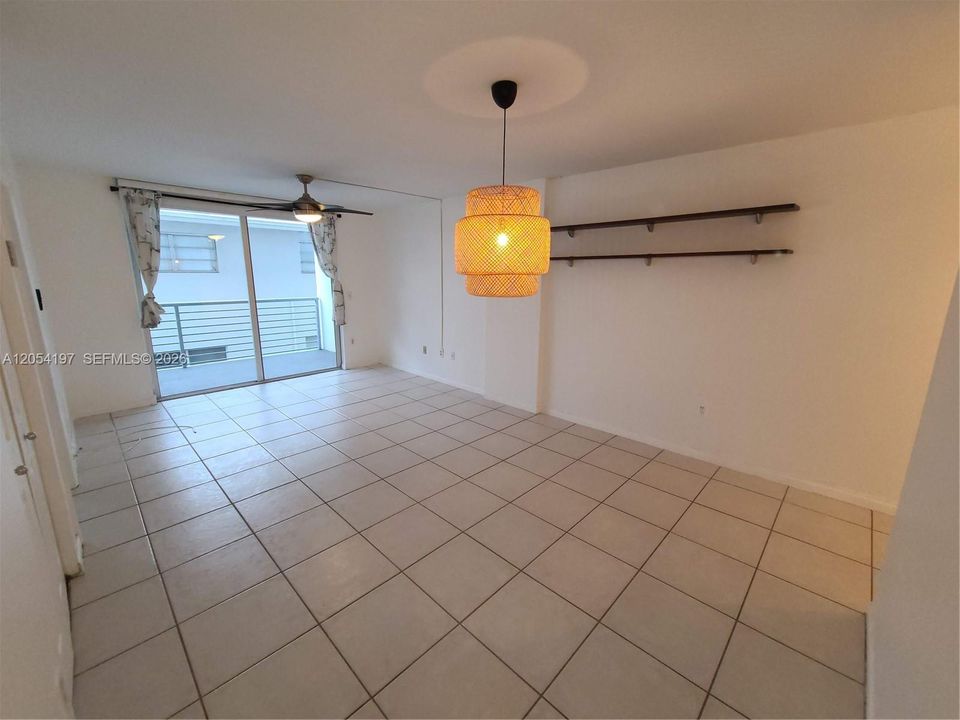В аренду: $2,250 (1 спален, 1 ванн, 720 Квадратных фут)