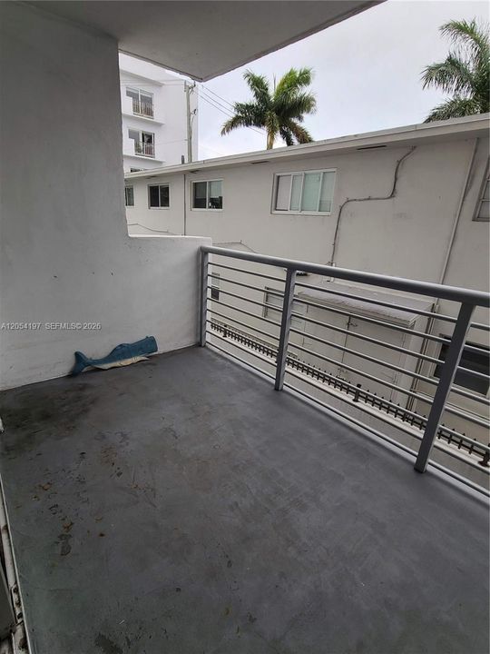 Very deep balcony, ready for your cozy outdoor furniture!