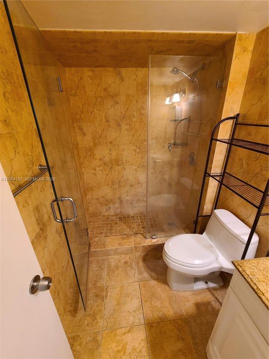 В аренду: $2,250 (1 спален, 1 ванн, 720 Квадратных фут)