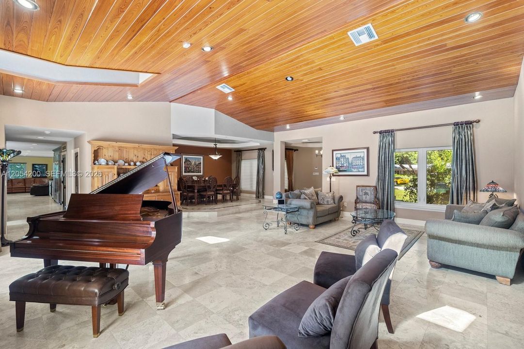 En Venta: $3,495,000 (5 camas, 4 baños, 4166 Pies cuadrados)