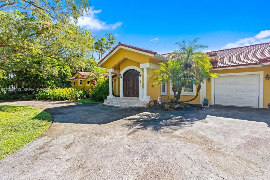 En Venta: $3,495,000 (5 camas, 4 baños, 4166 Pies cuadrados)