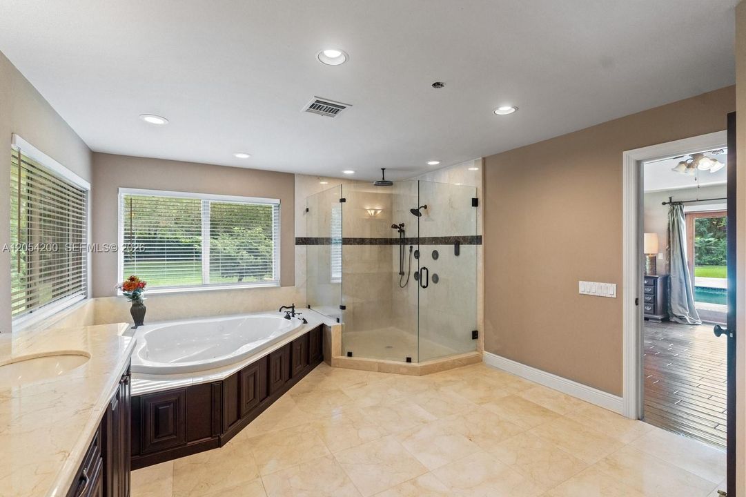 En Venta: $3,495,000 (5 camas, 4 baños, 4166 Pies cuadrados)