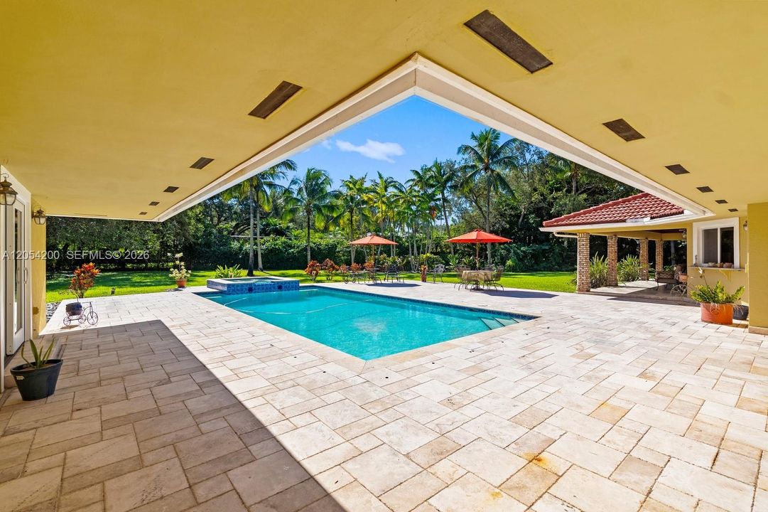 En Venta: $3,495,000 (5 camas, 4 baños, 4166 Pies cuadrados)