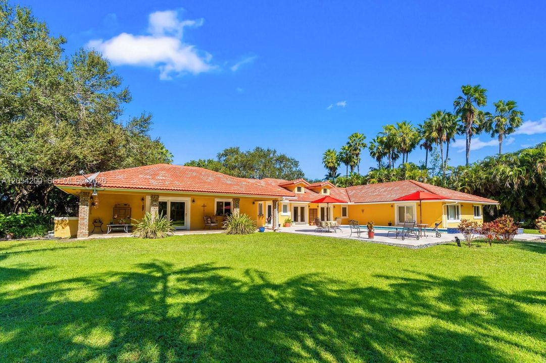 En Venta: $3,495,000 (5 camas, 4 baños, 4166 Pies cuadrados)