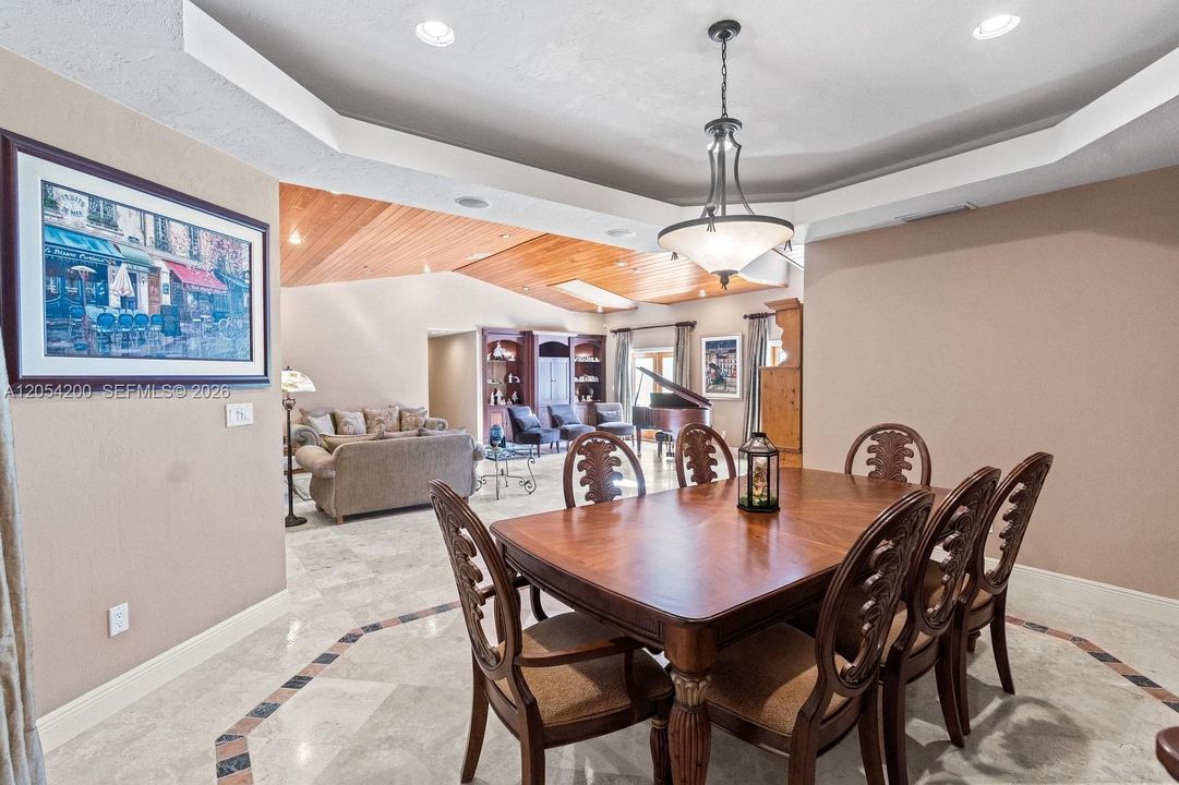 En Venta: $3,495,000 (5 camas, 4 baños, 4166 Pies cuadrados)