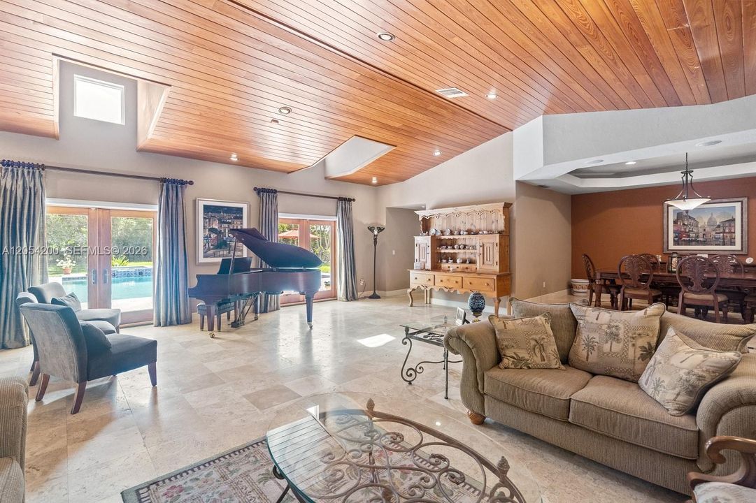 En Venta: $3,495,000 (5 camas, 4 baños, 4166 Pies cuadrados)