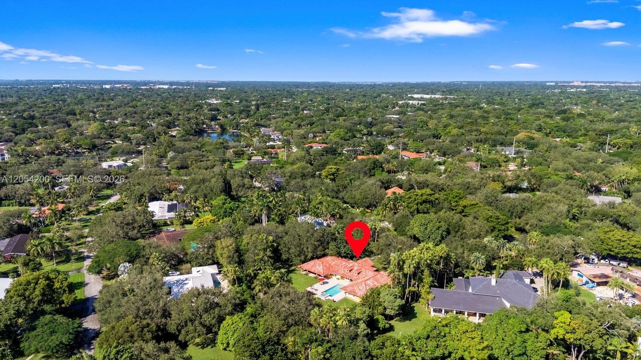 En Venta: $3,495,000 (5 camas, 4 baños, 4166 Pies cuadrados)