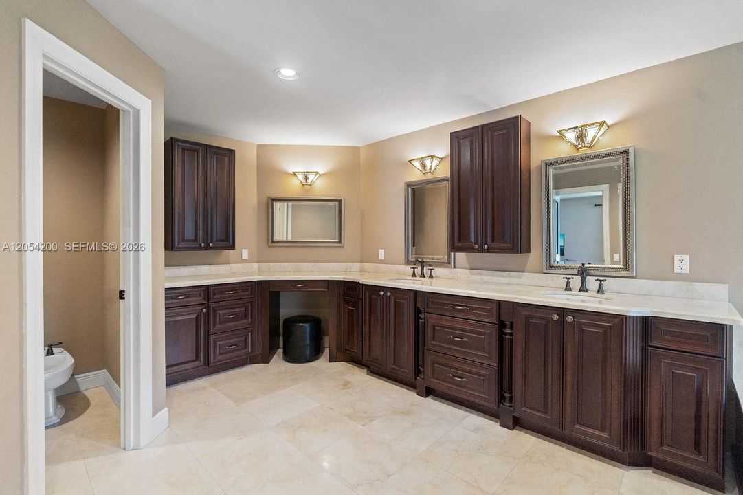 En Venta: $3,495,000 (5 camas, 4 baños, 4166 Pies cuadrados)