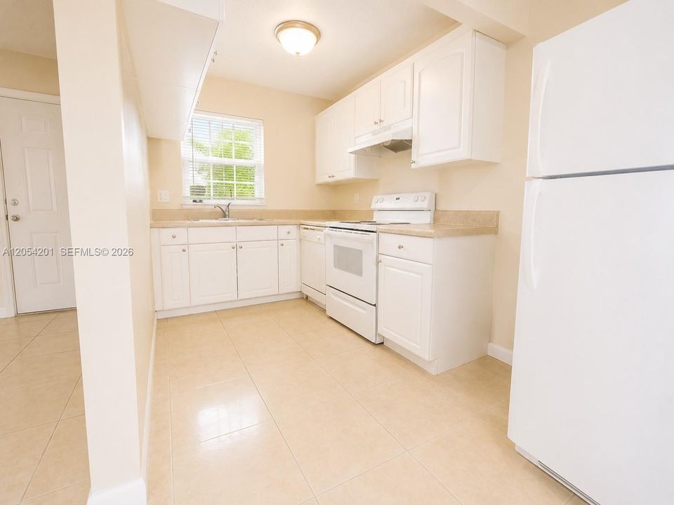 В аренду: $1,500 (1 спален, 1 ванн, 600 Квадратных фут)