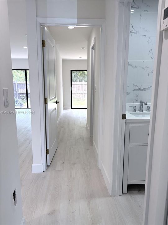 For Rent: $2,800 (2 beds, 2 baths, 815 Square Feet)
