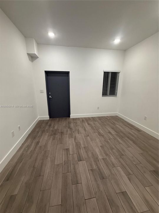 В аренду: $2,500 (2 спален, 2 ванн, 865 Квадратных фут)