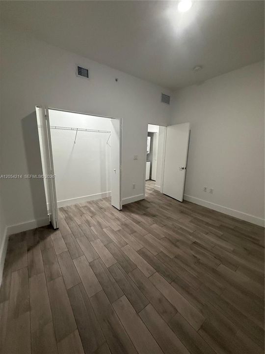 В аренду: $2,500 (2 спален, 2 ванн, 865 Квадратных фут)