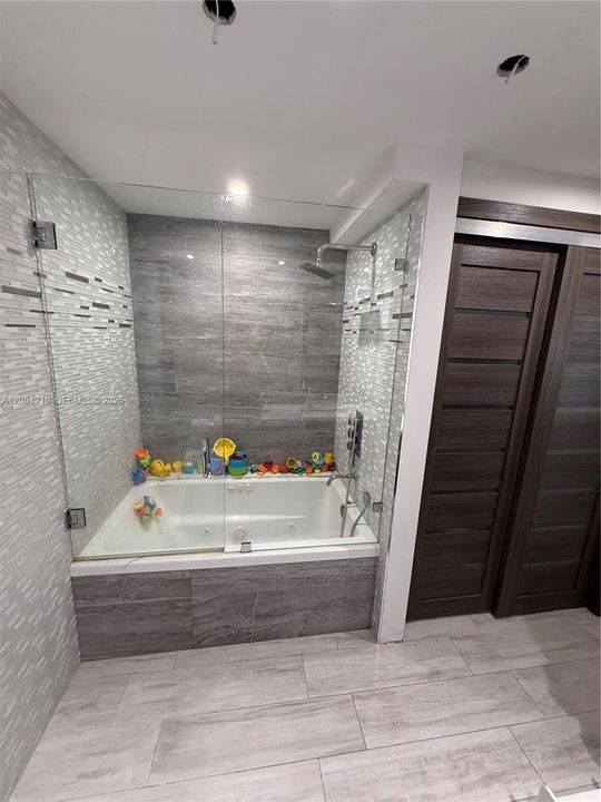 En Venta: $315,000 (2 camas, 2 baños, 1130 Pies cuadrados)