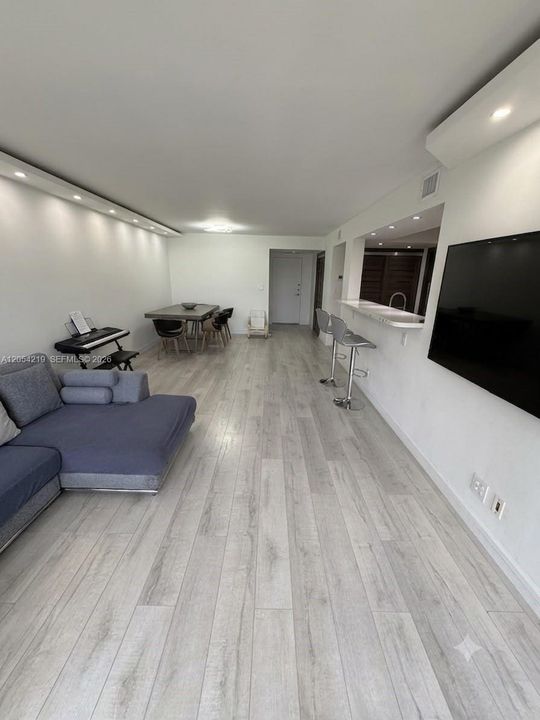 En Venta: $315,000 (2 camas, 2 baños, 1130 Pies cuadrados)