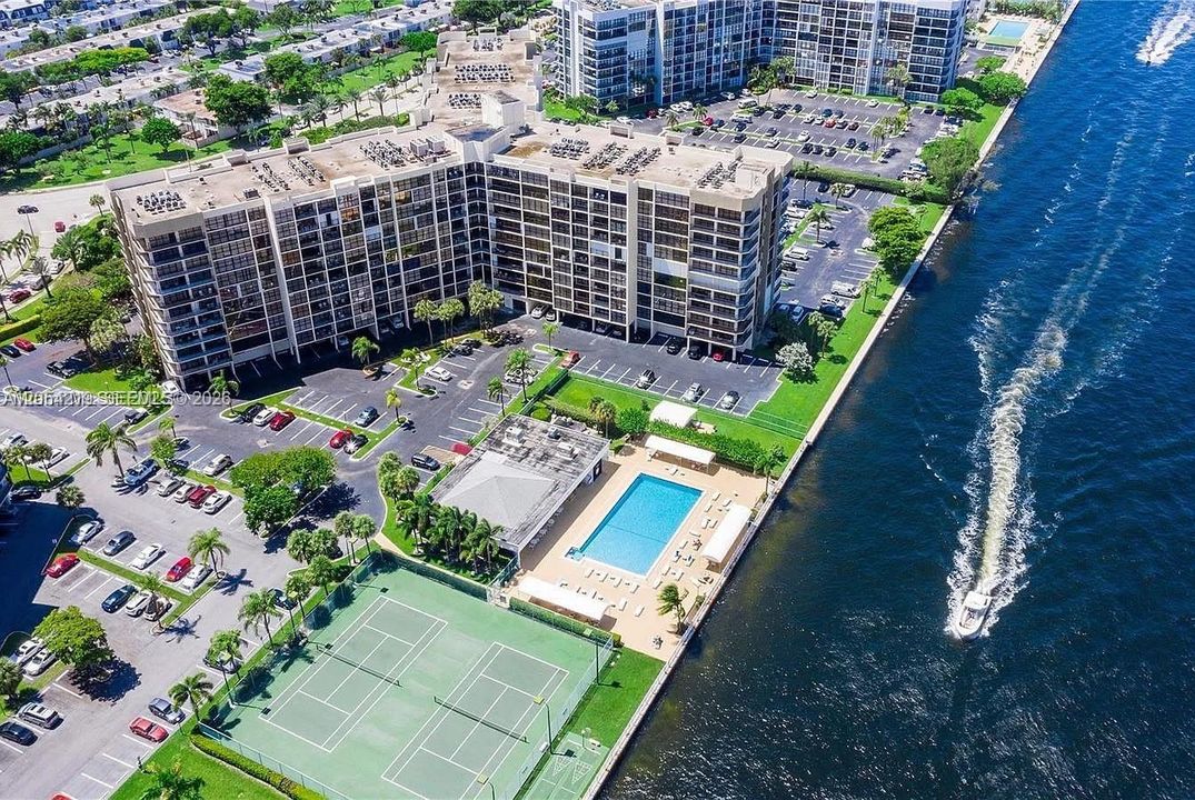En Venta: $315,000 (2 camas, 2 baños, 1130 Pies cuadrados)