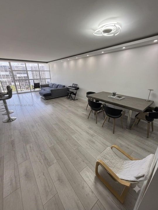 En Venta: $315,000 (2 camas, 2 baños, 1130 Pies cuadrados)