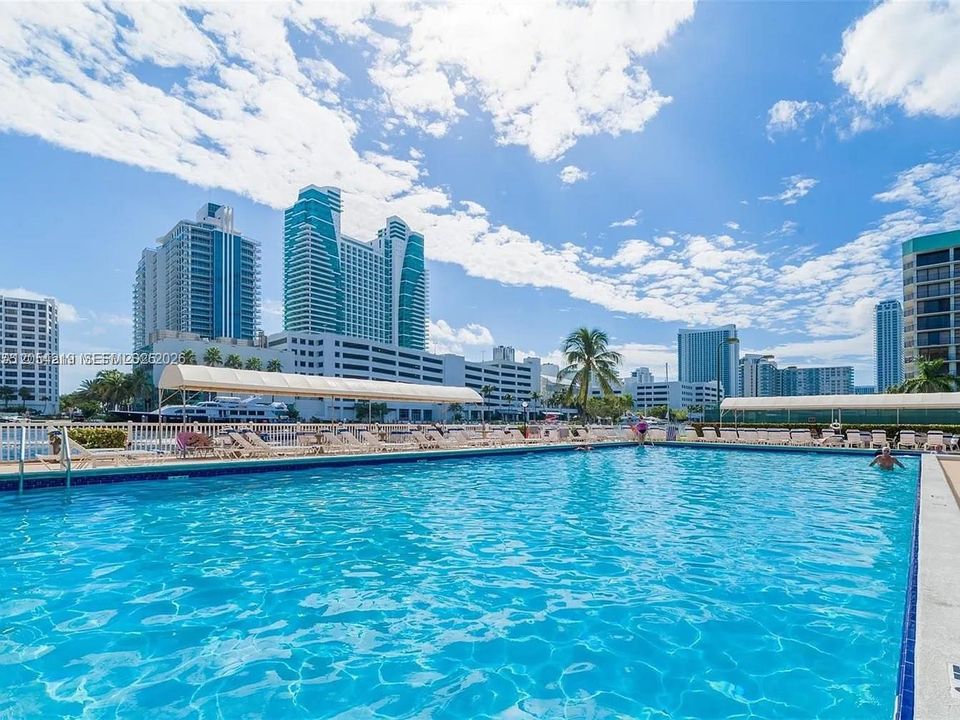 En Venta: $315,000 (2 camas, 2 baños, 1130 Pies cuadrados)