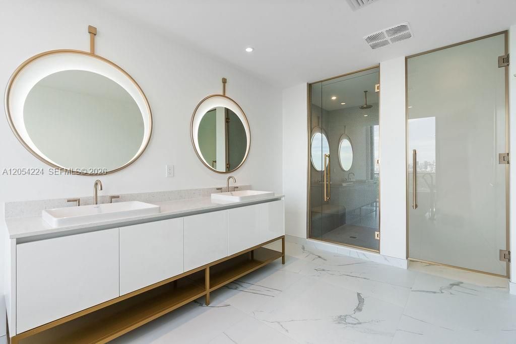 For Sale: $8,995,000 (4 beds, 4 baths, 3555 Square Feet)