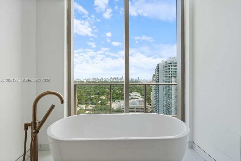 For Sale: $8,995,000 (4 beds, 4 baths, 3555 Square Feet)
