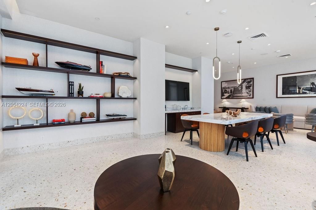 For Sale: $8,995,000 (4 beds, 4 baths, 3555 Square Feet)