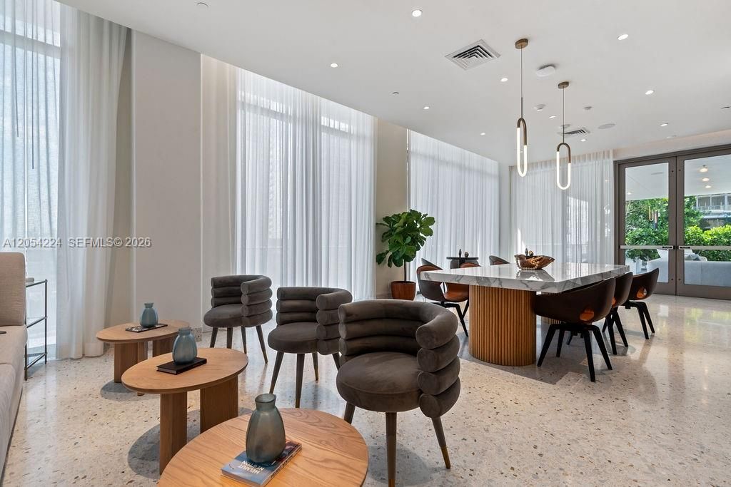 For Sale: $8,995,000 (4 beds, 4 baths, 3555 Square Feet)