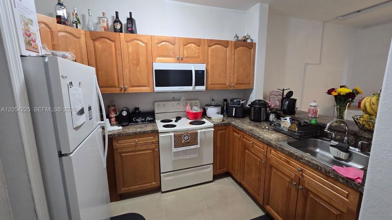 В аренду: $1,950 (3 спален, 2 ванн, 1060 Квадратных фут)