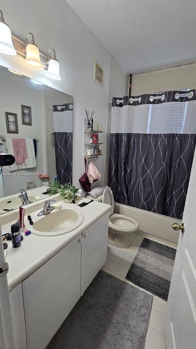 В аренду: $1,950 (3 спален, 2 ванн, 1060 Квадратных фут)
