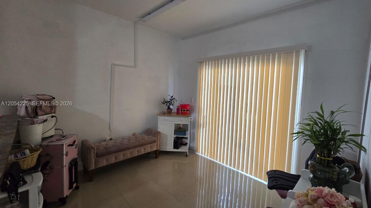 В аренду: $1,950 (3 спален, 2 ванн, 1060 Квадратных фут)