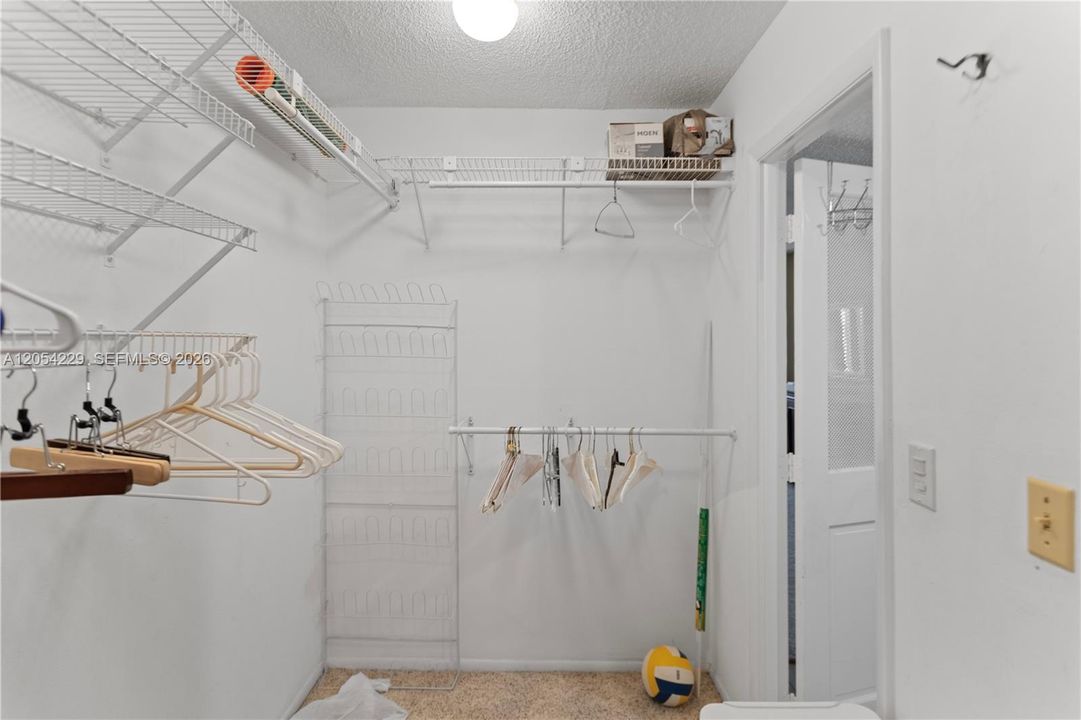 В аренду: $3,400 (2 спален, 2 ванн, 1596 Квадратных фут)