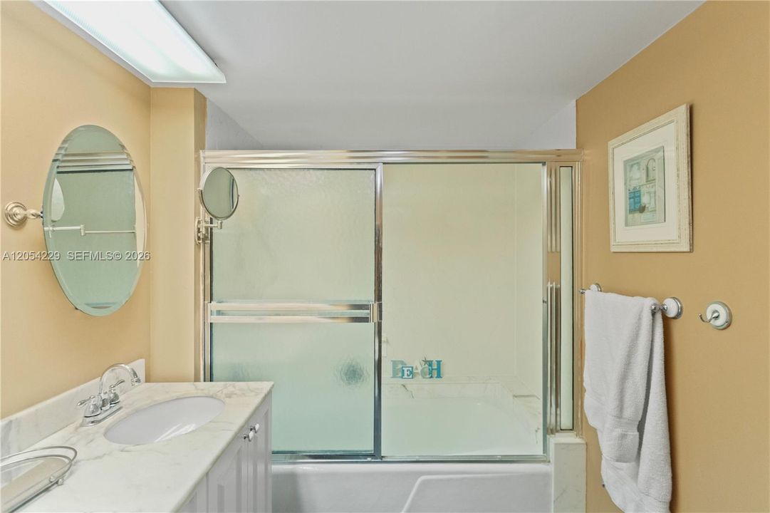 В аренду: $3,400 (2 спален, 2 ванн, 1596 Квадратных фут)