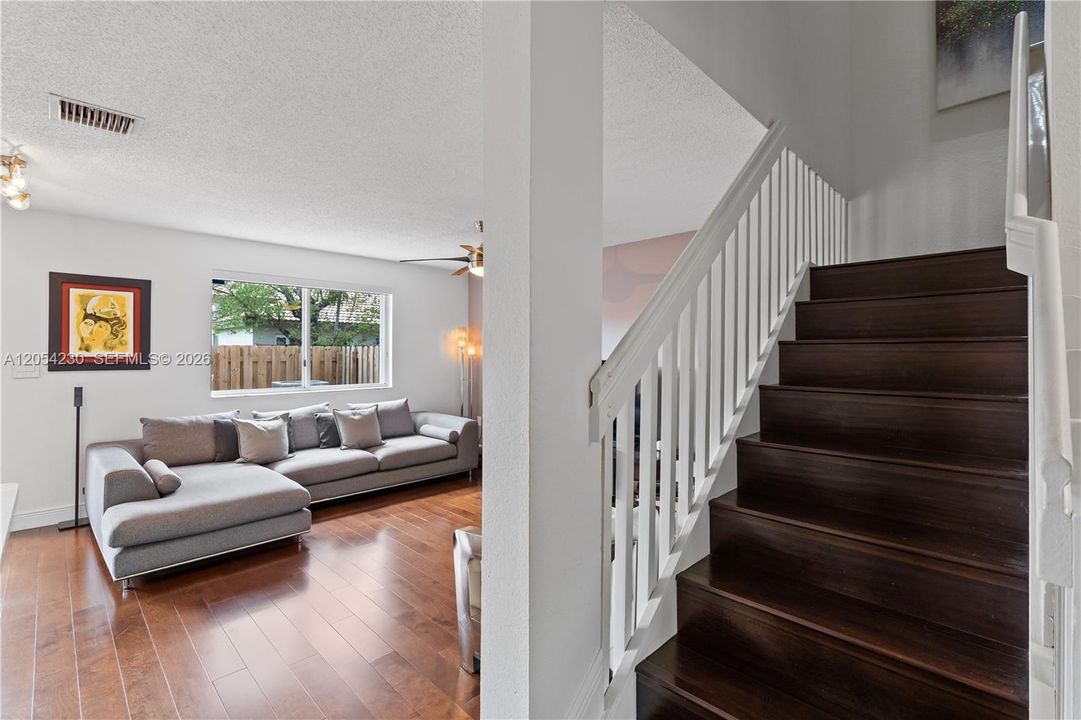 Active With Contract: $3,800 (3 beds, 2 baths, 1743 Square Feet)