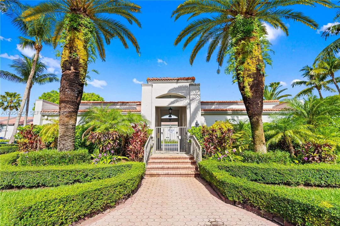 Active With Contract: $3,800 (3 beds, 2 baths, 1743 Square Feet)