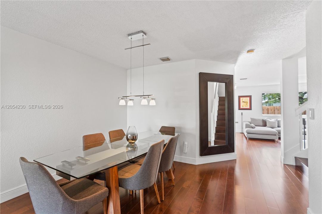 Active With Contract: $3,800 (3 beds, 2 baths, 1743 Square Feet)