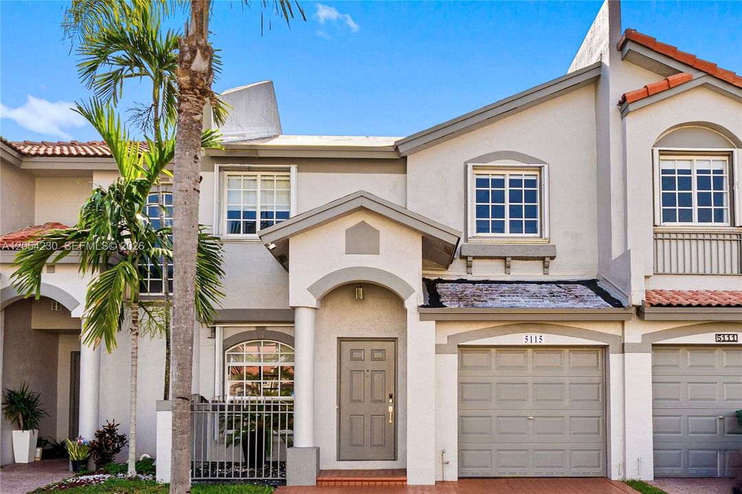 Active With Contract: $3,800 (3 beds, 2 baths, 1743 Square Feet)