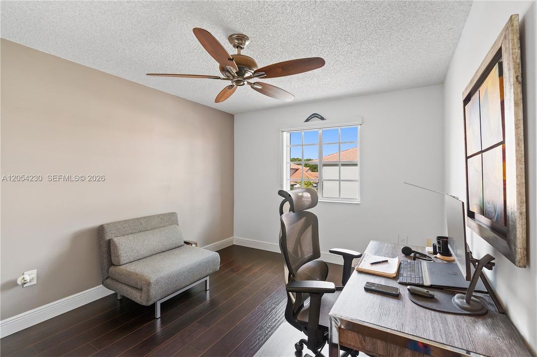 Active With Contract: $3,800 (3 beds, 2 baths, 1743 Square Feet)
