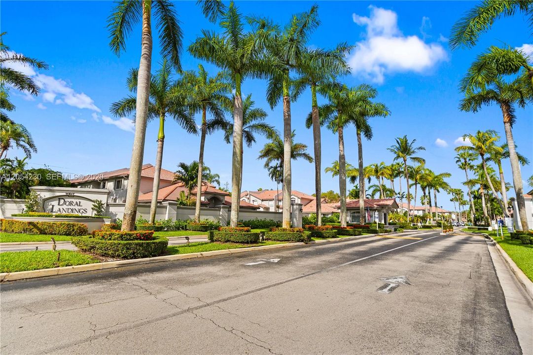 Active With Contract: $3,800 (3 beds, 2 baths, 1743 Square Feet)