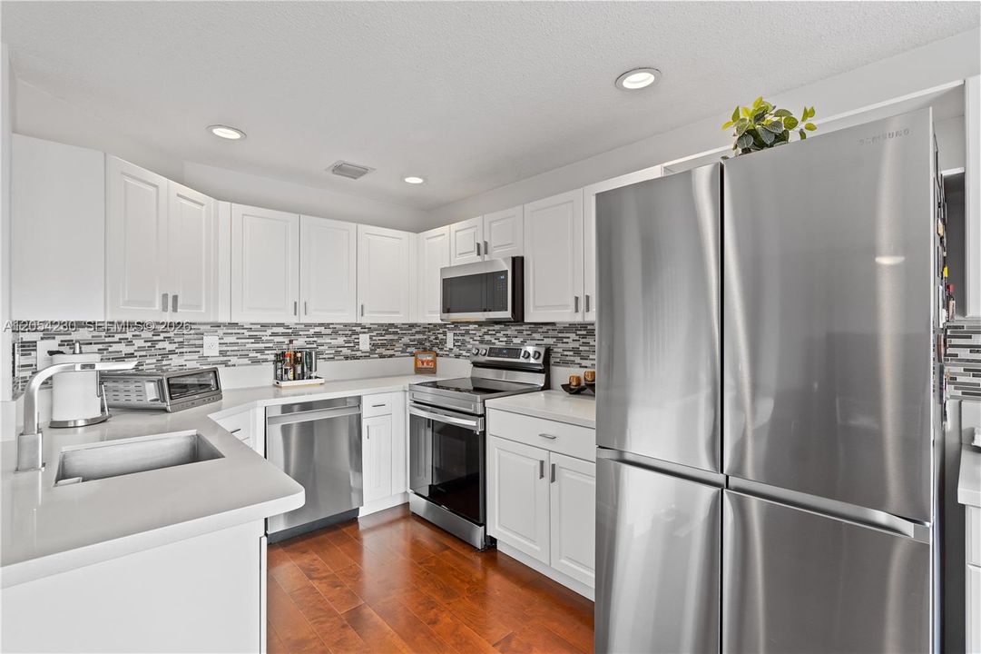 Active With Contract: $3,800 (3 beds, 2 baths, 1743 Square Feet)