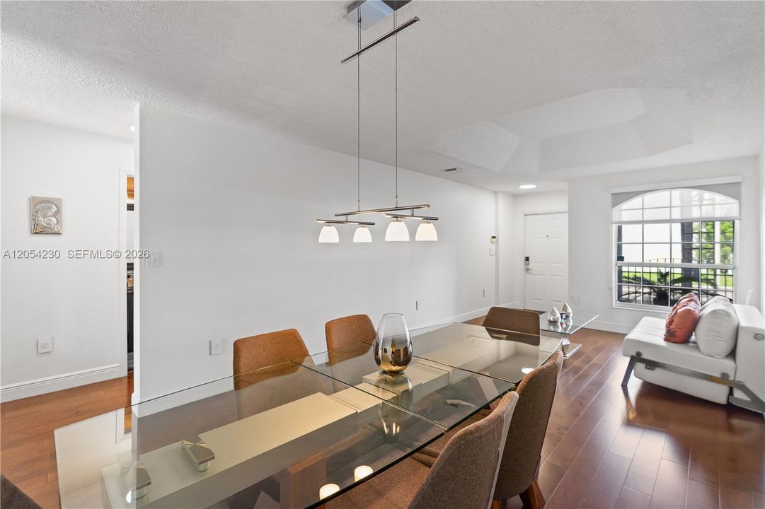 Active With Contract: $3,800 (3 beds, 2 baths, 1743 Square Feet)
