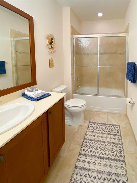 Guest-Bedroom Bathroom