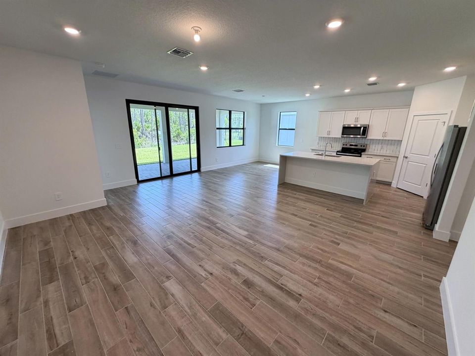 lot 17 grat room 2