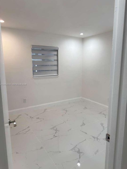 For Rent: $2,600 (2 beds, 1 baths, 2165 Square Feet)