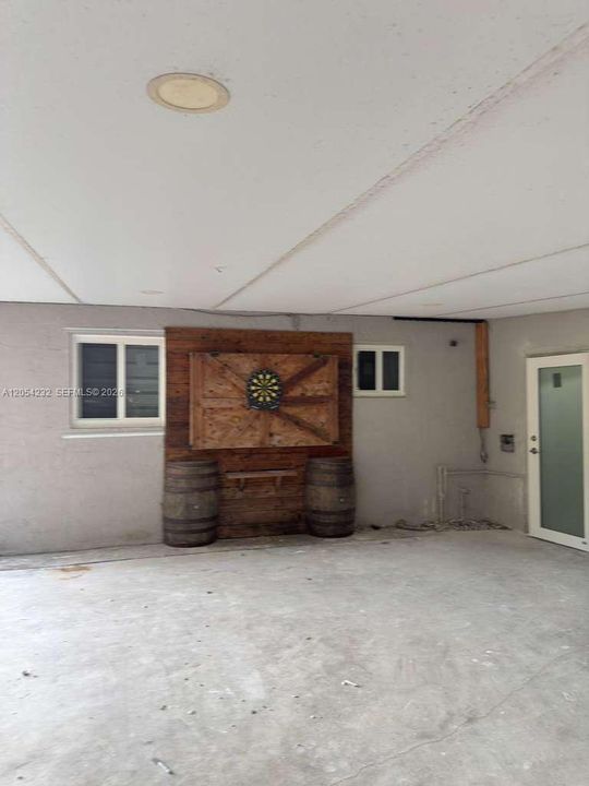 For Rent: $2,600 (2 beds, 1 baths, 2165 Square Feet)