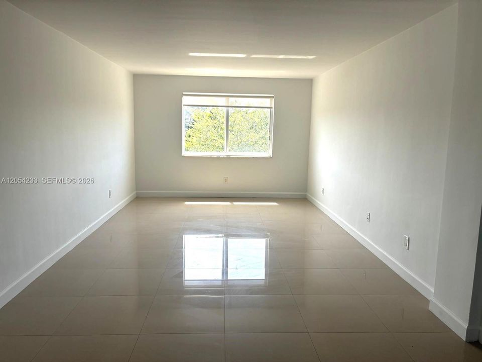 В аренду: $1,800 (1 спален, 1 ванн, 800 Квадратных фут)